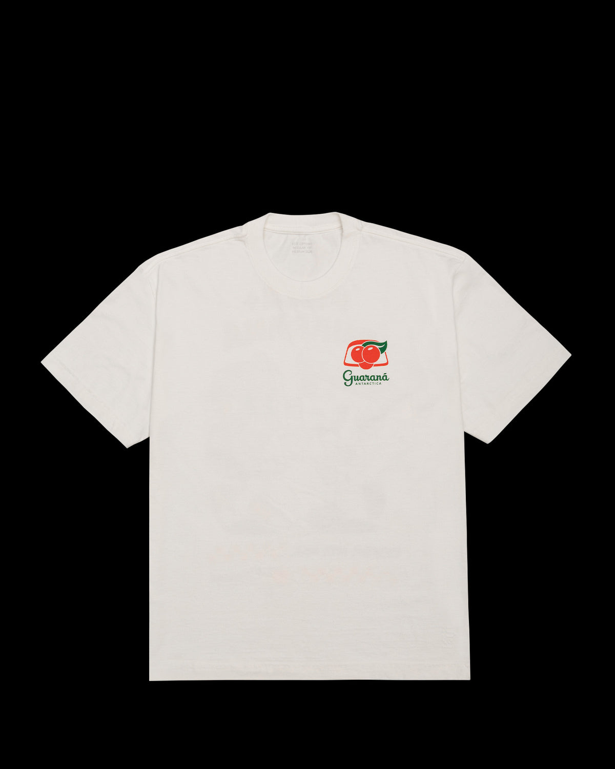 Frente da T-Shirt Heavy Kiji Studio para Guaraná Antarctica, na cor off white e silk 'Guaraná Antarctica' em verde e vermelho.